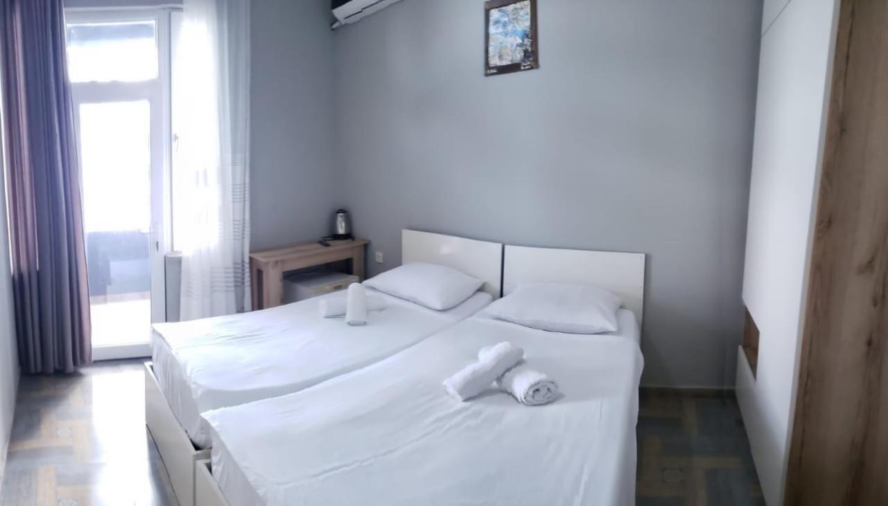 Midia Guest House Kobuleti Exterior foto